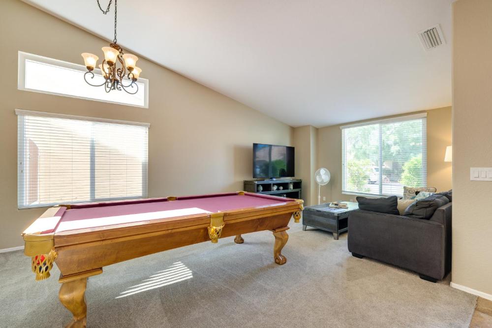 5 Mi to Dtwn Chandler Home with Outdoor Pool!